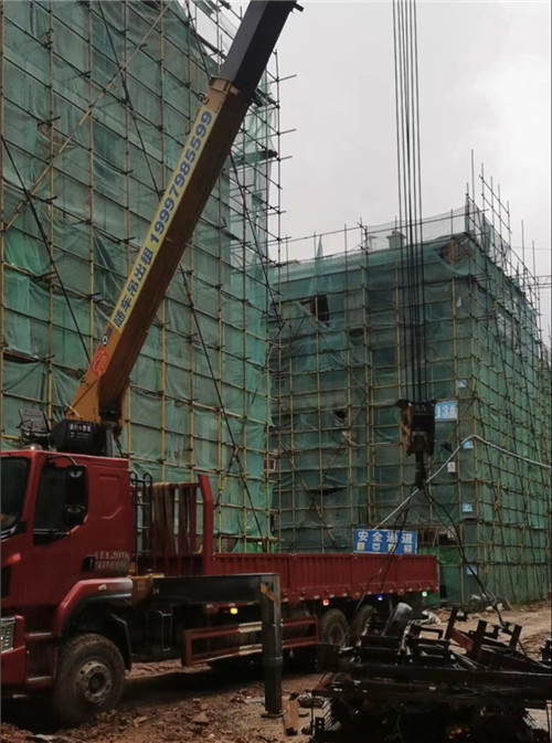 乐山市“慢工细活”—— 吊车的 “微动控制” 技术