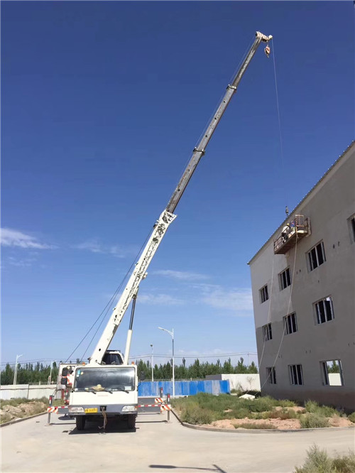 乐山市“轻装强干”—— 吊车的 “轻量化臂架” 技术